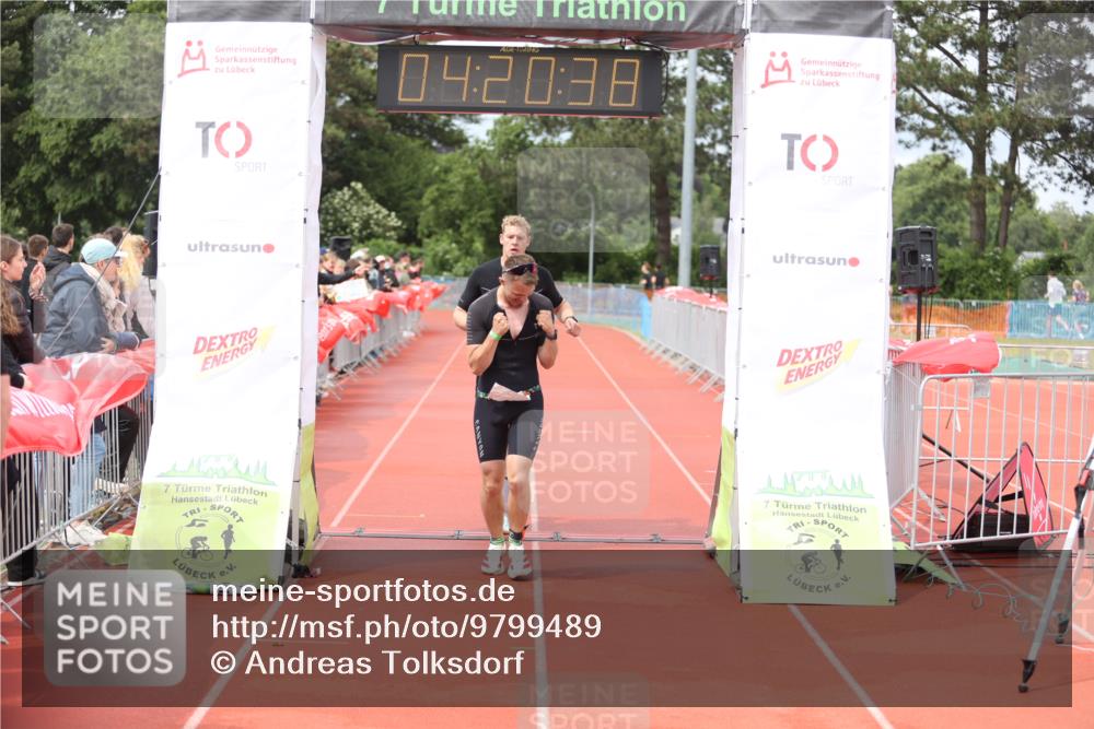 14.06.2026 - 7 Türme Triathlon Andreas Tolksdorf http://msf.ph/oto/9799489 14.06.2026 15:20:36 Ziel 947, 1014, 1157 meine-sportfotos.de