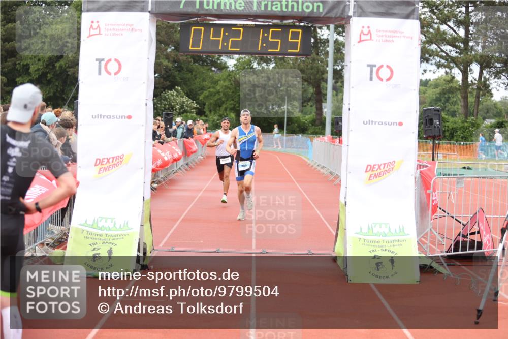 14.06.2026 - 7 Türme Triathlon Andreas Tolksdorf http://msf.ph/oto/9799504 14.06.2026 15:21:58 Ziel 890, 1102 meine-sportfotos.de
