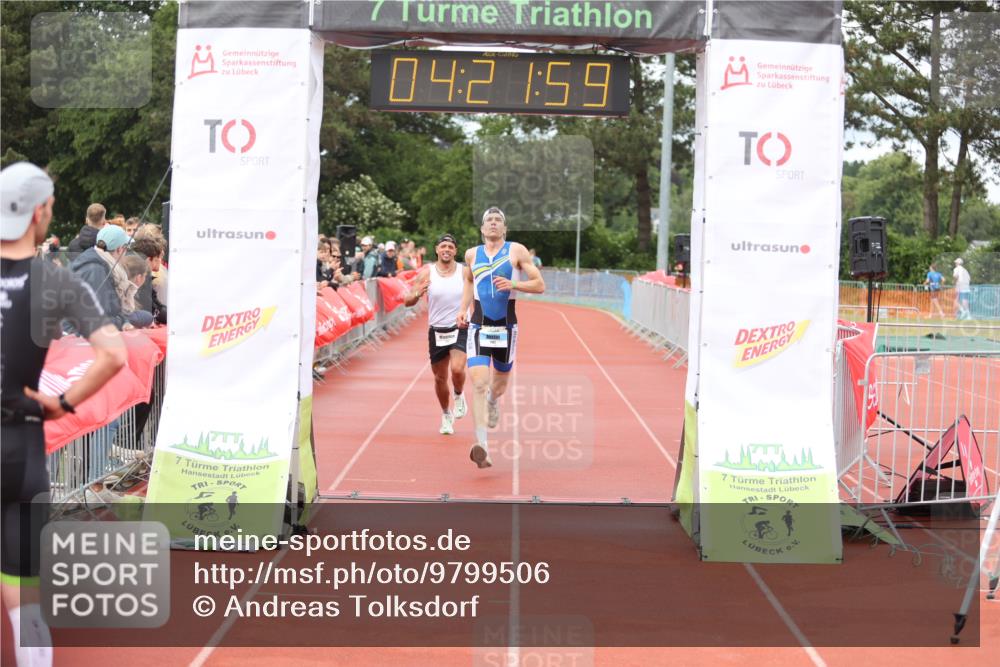 14.06.2026 - 7 Türme Triathlon Andreas Tolksdorf http://msf.ph/oto/9799506 14.06.2026 15:21:58 Ziel 890, 1102 meine-sportfotos.de