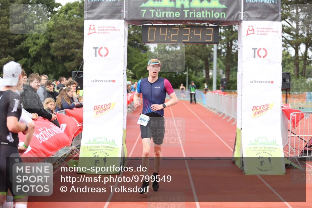 14.06.2026 - 7 Türme Triathlon Andreas Tolksdorf http://msf.ph/oto/9799549 14.06.2026 15:23:42 Ziel 1045 meine-sportfotos.de