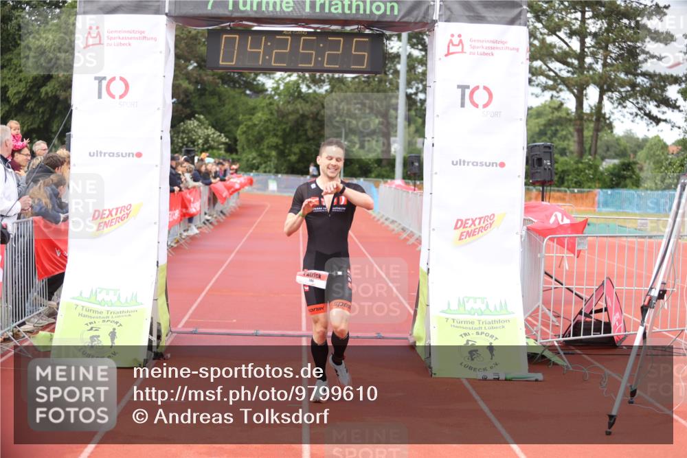 14.06.2026 - 7 Türme Triathlon Andreas Tolksdorf http://msf.ph/oto/9799610 14.06.2026 15:25:23 Ziel 746 meine-sportfotos.de
