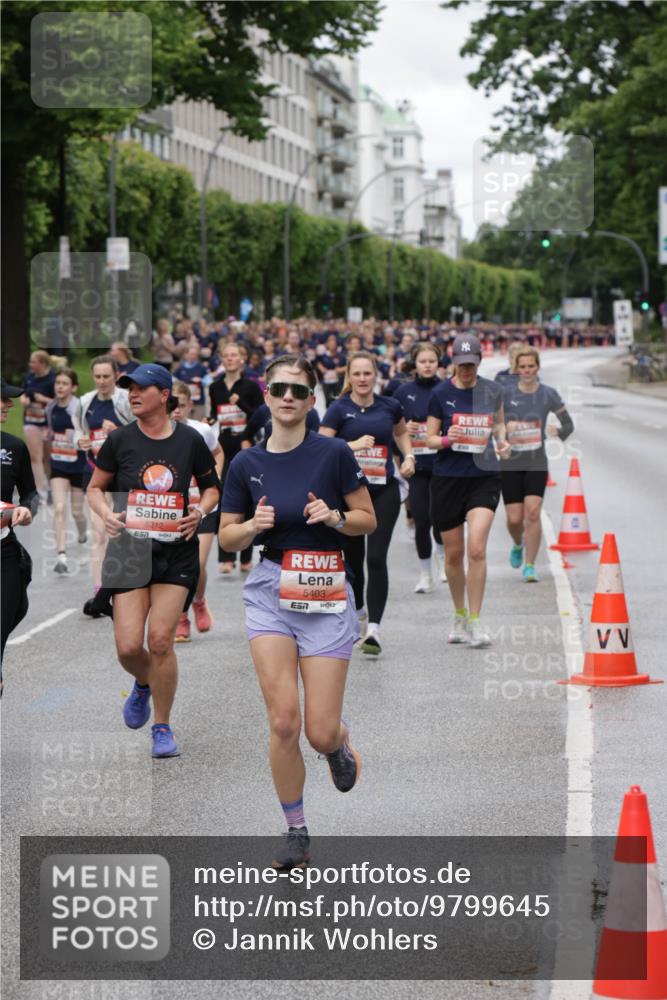 14.06.2026 - REWE Women's Run Jannik Wohlers http://msf.ph/oto/9799645 14.06.2026 10:39:20 Laufen 5212, 57, 5403, 7 meine-sportfotos.de