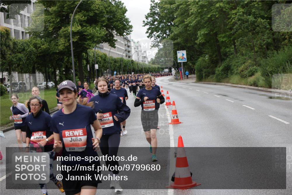 14.06.2026 - REWE Women's Run Jannik Wohlers http://msf.ph/oto/9799680 14.06.2026 10:39:26 Laufen 5590, 6777, 5320, 1577 meine-sportfotos.de