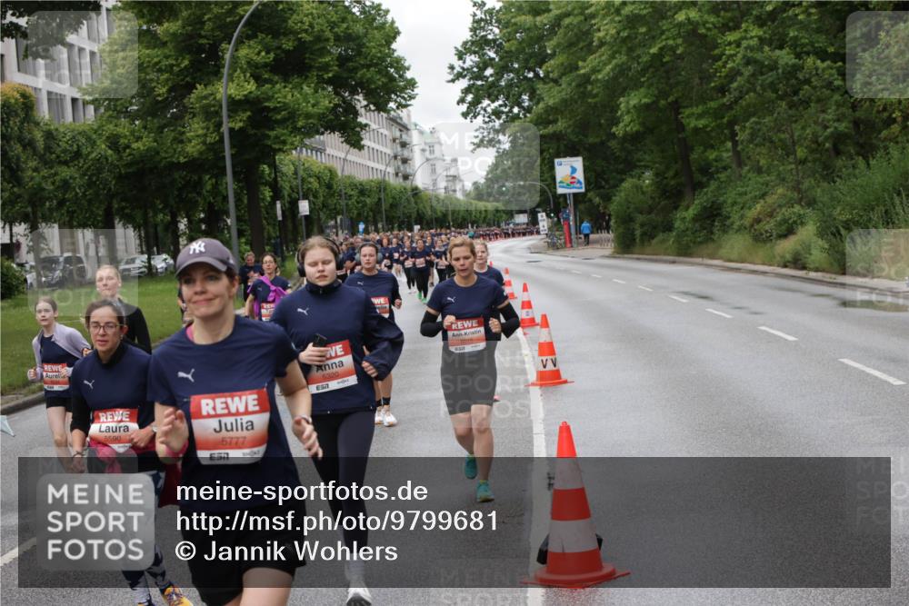 14.06.2026 - REWE Women's Run Jannik Wohlers http://msf.ph/oto/9799681 14.06.2026 10:39:26 Laufen 5590, 6777, 5320, 57 meine-sportfotos.de