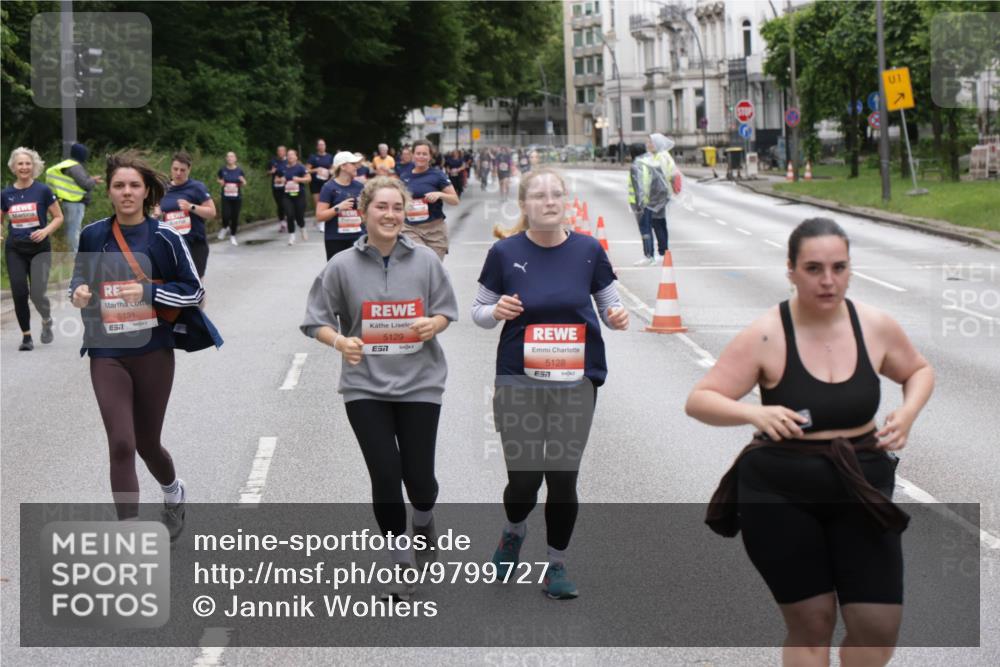 14.06.2026 - REWE Women's Run Jannik Wohlers http://msf.ph/oto/9799727 14.06.2026 11:02:07 Laufen 5131, 57, 5129, 7, 5128, 7, 1 meine-sportfotos.de