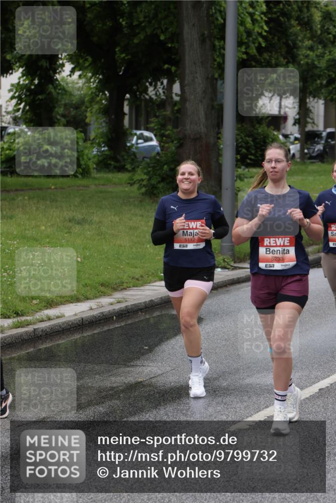 14.06.2026 - REWE Women's Run Jannik Wohlers http://msf.ph/oto/9799732 14.06.2026 10:39:34 Laufen 5112, 7, 5233, 7 meine-sportfotos.de
