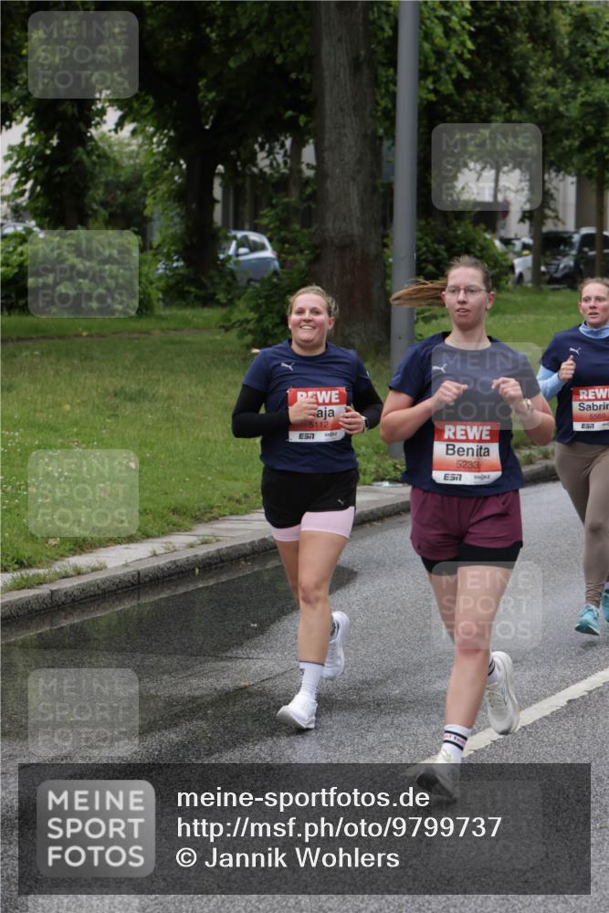 14.06.2026 - REWE Women's Run Jannik Wohlers http://msf.ph/oto/9799737 14.06.2026 10:39:34 Laufen 5112, 7, 5233, 7, 5569 meine-sportfotos.de