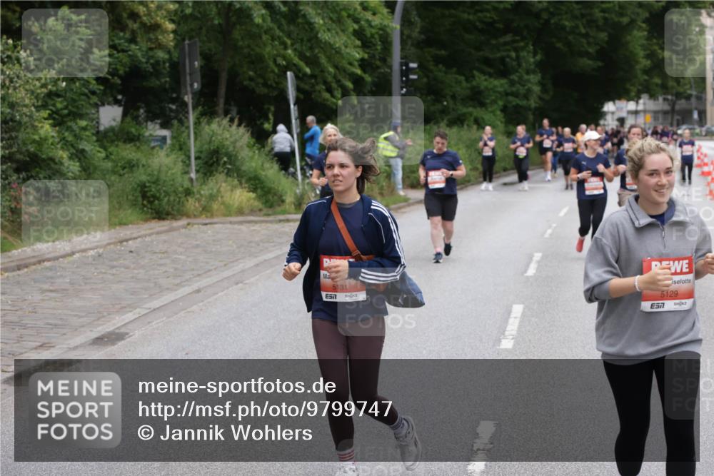 14.06.2026 - REWE Women's Run Jannik Wohlers http://msf.ph/oto/9799747 14.06.2026 11:02:09 Laufen 5131, 5129, 7 meine-sportfotos.de