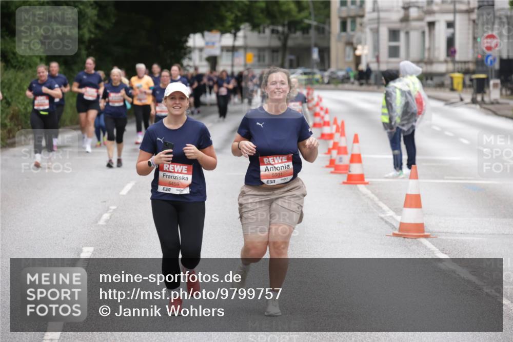 14.06.2026 - REWE Women's Run Jannik Wohlers http://msf.ph/oto/9799757 14.06.2026 11:02:11 Laufen 5459, 7, 5931, 7 meine-sportfotos.de