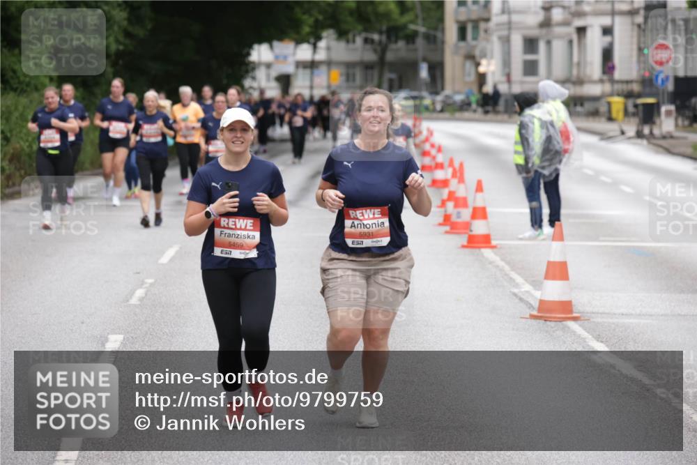 14.06.2026 - REWE Women's Run Jannik Wohlers http://msf.ph/oto/9799759 14.06.2026 11:02:11 Laufen 5459, 57, 5931, 7 meine-sportfotos.de