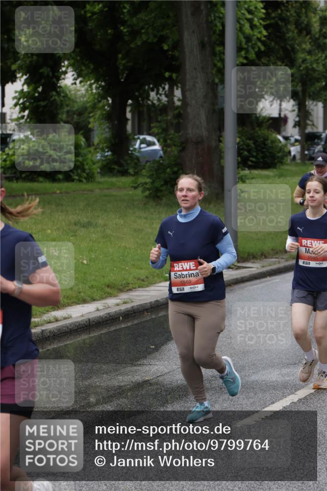 14.06.2026 - REWE Women's Run Jannik Wohlers http://msf.ph/oto/9799764 14.06.2026 10:39:35 Laufen 5569, 57, 5595, 7 meine-sportfotos.de