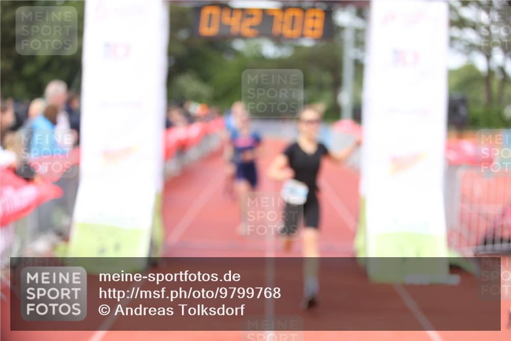 14.06.2026 - 7 Türme Triathlon Andreas Tolksdorf http://msf.ph/oto/9799768 14.06.2026 15:27:07 Ziel 925, 1161, 1170 meine-sportfotos.de
