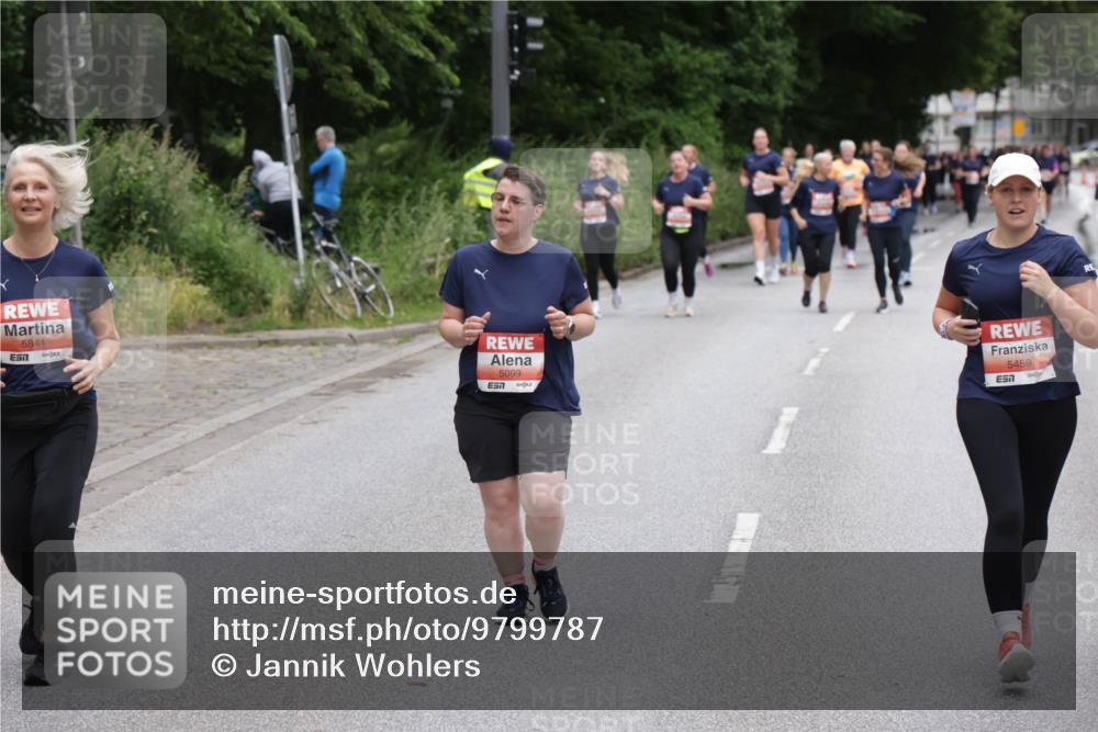 14.06.2026 - REWE Women's Run Jannik Wohlers http://msf.ph/oto/9799787 14.06.2026 11:02:13 Laufen 5841, 5099, 7, 5459, 7 meine-sportfotos.de
