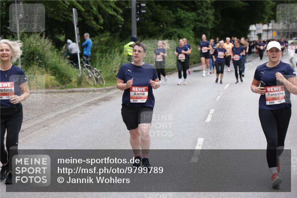 14.06.2026 - REWE Women's Run Jannik Wohlers http://msf.ph/oto/9799789 14.06.2026 11:02:13 Laufen 5841, 5099, 57, 5459, 7 meine-sportfotos.de