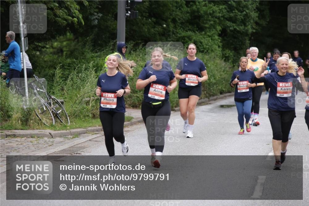 14.06.2026 - REWE Women's Run Jannik Wohlers http://msf.ph/oto/9799791 14.06.2026 11:02:17 Laufen 5543, 5825, 7, 5593, 7 meine-sportfotos.de