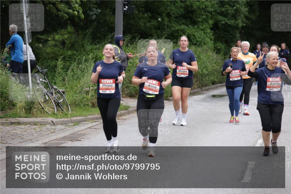 14.06.2026 - REWE Women's Run Jannik Wohlers http://msf.ph/oto/9799795 14.06.2026 11:02:17 Laufen 5543, 582, 5593, 57 meine-sportfotos.de
