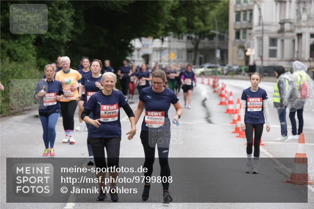 14.06.2026 - REWE Women's Run Jannik Wohlers http://msf.ph/oto/9799808 14.06.2026 11:02:19 Laufen 5593, 57, 6014, 5915 meine-sportfotos.de
