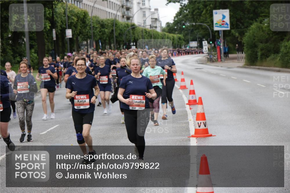 14.06.2026 - REWE Women's Run Jannik Wohlers http://msf.ph/oto/9799822 14.06.2026 10:39:42 Laufen 5455, 7, 5886, 7 meine-sportfotos.de
