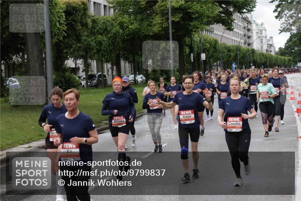 14.06.2026 - REWE Women's Run Jannik Wohlers http://msf.ph/oto/9799837 14.06.2026 10:39:43 Laufen 6115, 7, 5814, 5455, 5886 meine-sportfotos.de