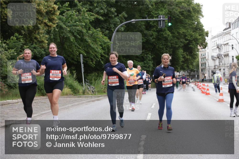14.06.2026 - REWE Women's Run Jannik Wohlers http://msf.ph/oto/9799877 14.06.2026 11:02:26 Laufen 5544, 57, 5947, 5732 meine-sportfotos.de