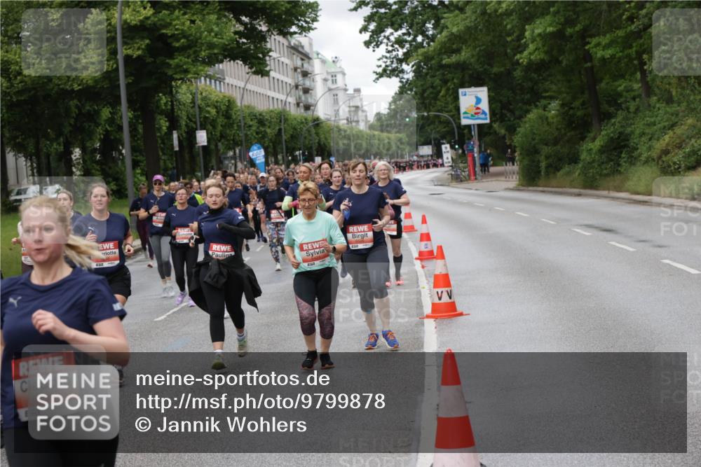 14.06.2026 - REWE Women's Run Jannik Wohlers http://msf.ph/oto/9799878 14.06.2026 10:39:45 Laufen 5886, 517, 57 meine-sportfotos.de