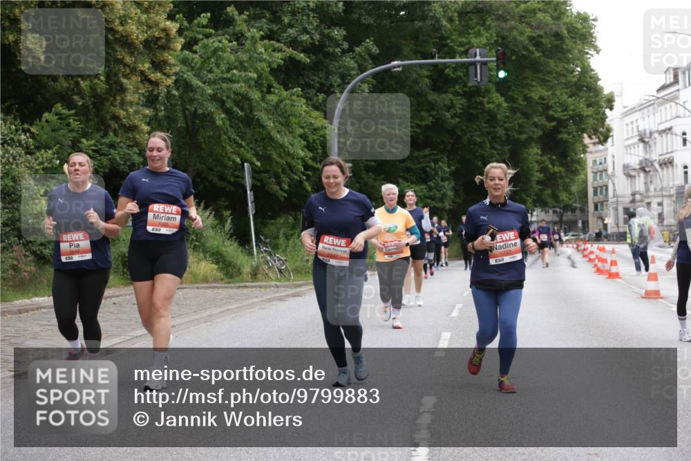 14.06.2026 - REWE Women's Run Jannik Wohlers http://msf.ph/oto/9799883 14.06.2026 11:02:26 Laufen 5544, 5925, 5947, 5732, 51 meine-sportfotos.de