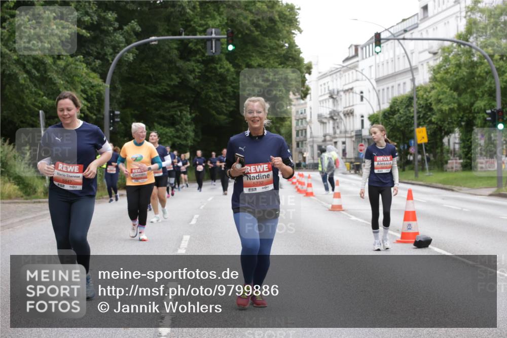 14.06.2026 - REWE Women's Run Jannik Wohlers http://msf.ph/oto/9799886 14.06.2026 11:02:27 Laufen 5947, 5732, 7 meine-sportfotos.de