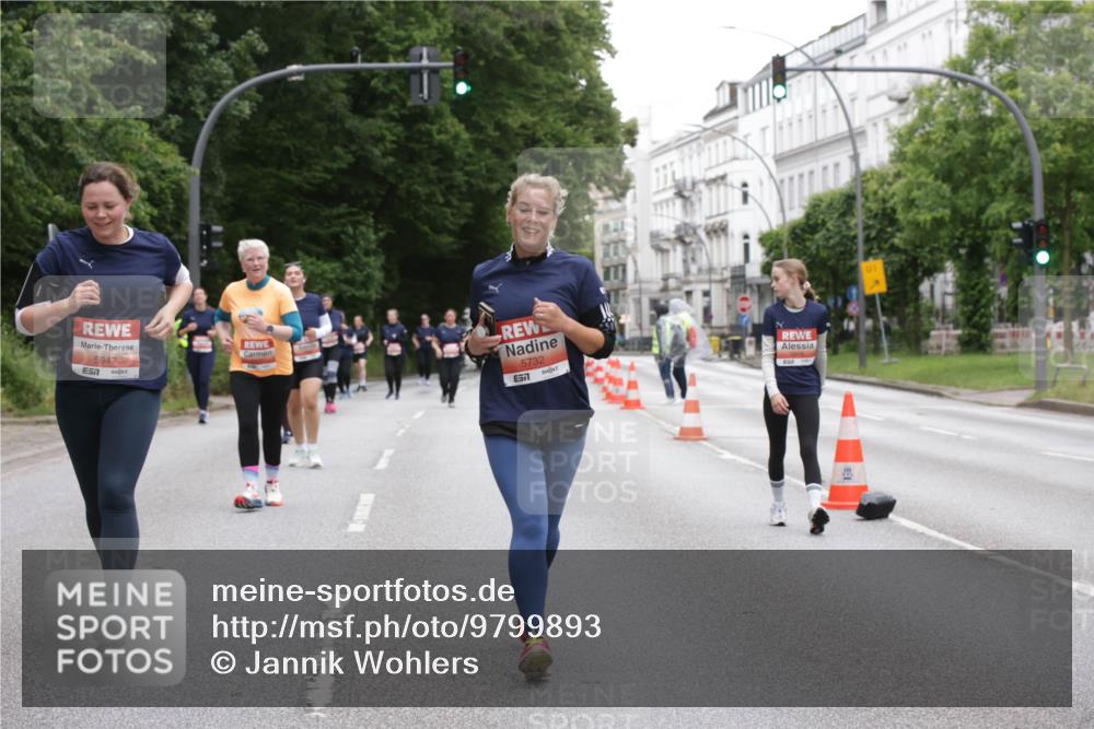 14.06.2026 - REWE Women's Run Jannik Wohlers http://msf.ph/oto/9799893 14.06.2026 11:02:27 Laufen 5732, 57, 5947, 7 meine-sportfotos.de