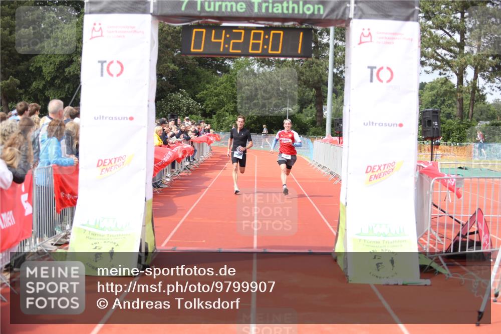 14.06.2026 - 7 Türme Triathlon Andreas Tolksdorf http://msf.ph/oto/9799907 14.06.2026 15:28:00 Ziel 906, 1171 meine-sportfotos.de