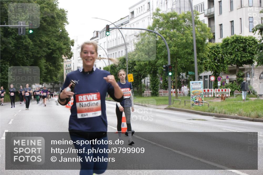14.06.2026 - REWE Women's Run Jannik Wohlers http://msf.ph/oto/9799909 14.06.2026 11:02:28 Laufen 5732, 1 meine-sportfotos.de