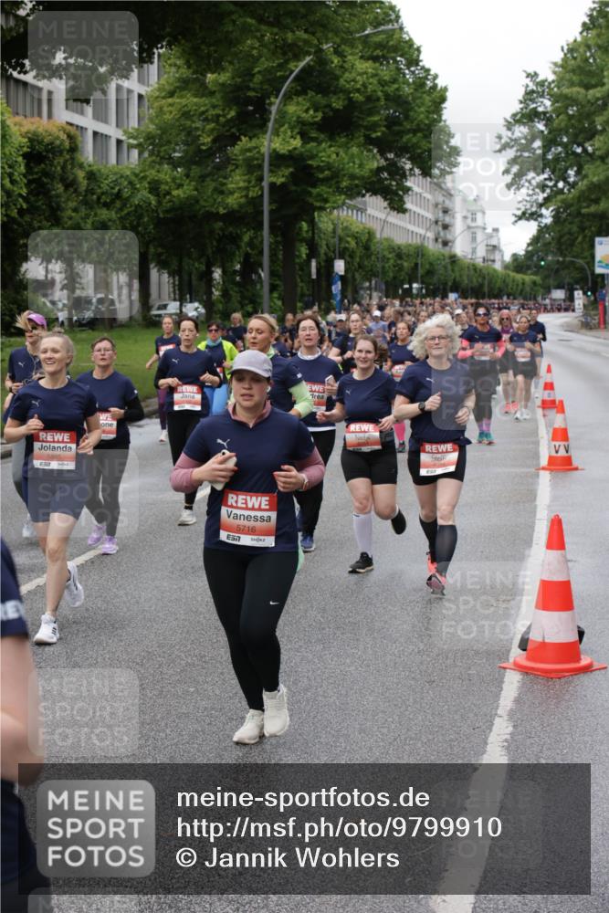 14.06.2026 - REWE Women's Run Jannik Wohlers http://msf.ph/oto/9799910 14.06.2026 10:39:50 Laufen 5885, 5716, 7 meine-sportfotos.de