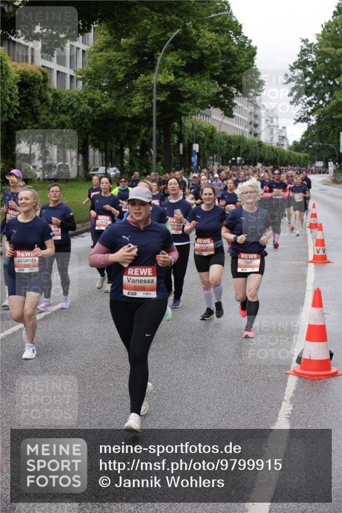 14.06.2026 - REWE Women's Run Jannik Wohlers http://msf.ph/oto/9799915 14.06.2026 10:39:50 Laufen 5885, 5716, 7 meine-sportfotos.de