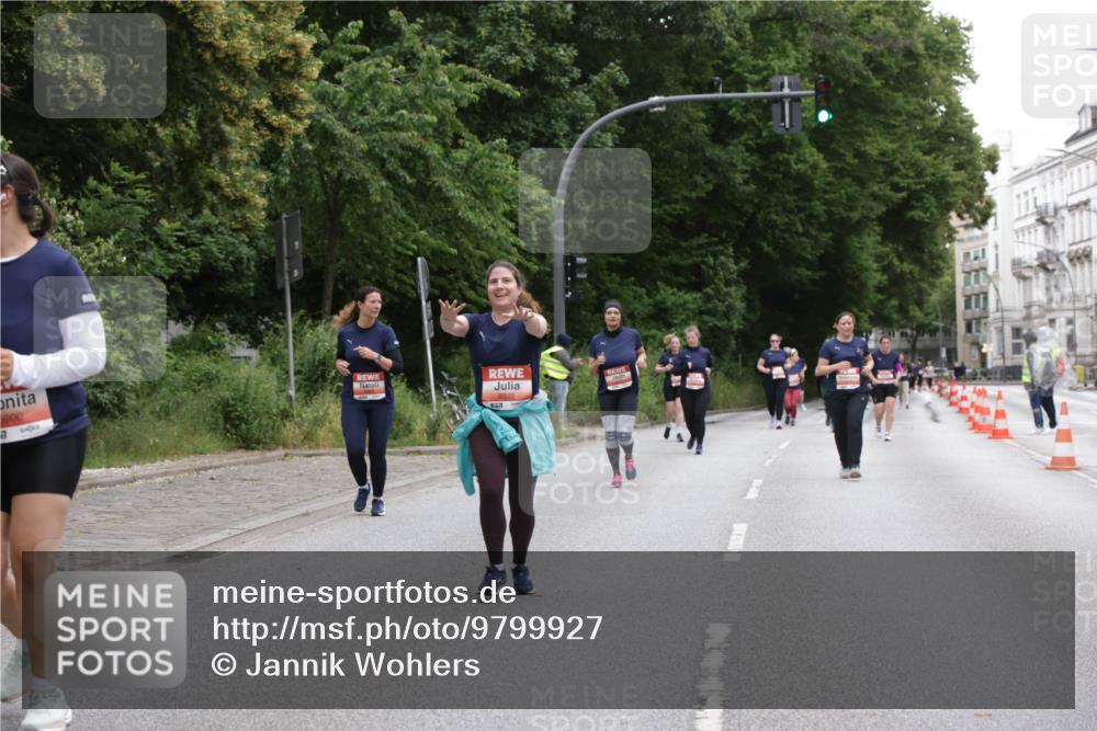 14.06.2026 - REWE Women's Run Jannik Wohlers http://msf.ph/oto/9799927 14.06.2026 11:02:33 Laufen 5900, 7, 7, 6039 meine-sportfotos.de