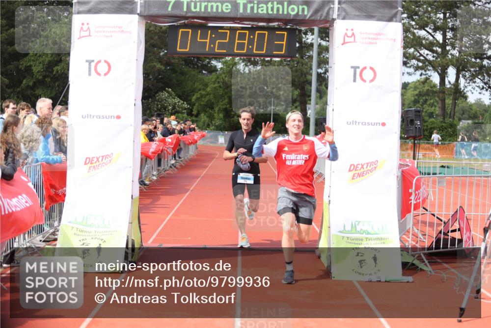 14.06.2026 - 7 Türme Triathlon Andreas Tolksdorf http://msf.ph/oto/9799936 14.06.2026 15:28:02 Ziel 906, 1171 meine-sportfotos.de