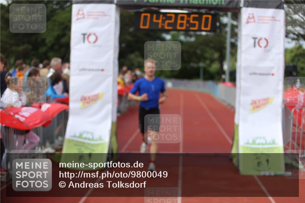 14.06.2026 - 7 Türme Triathlon Andreas Tolksdorf http://msf.ph/oto/9800049 14.06.2026 15:28:49 Ziel 1143 meine-sportfotos.de