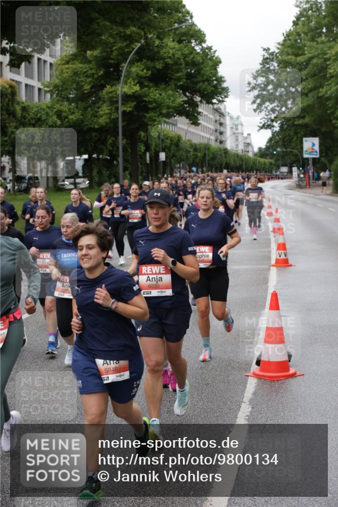 14.06.2026 - REWE Women's Run Jannik Wohlers http://msf.ph/oto/9800134 14.06.2026 10:40:10 Laufen 57, 6030, 5142, 5948, 577 meine-sportfotos.de