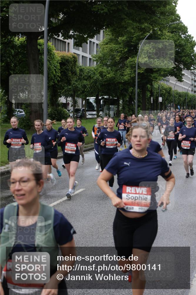 14.06.2026 - REWE Women's Run Jannik Wohlers http://msf.ph/oto/9800141 14.06.2026 10:40:12 Laufen 6710, 6571, 5142, 57 meine-sportfotos.de