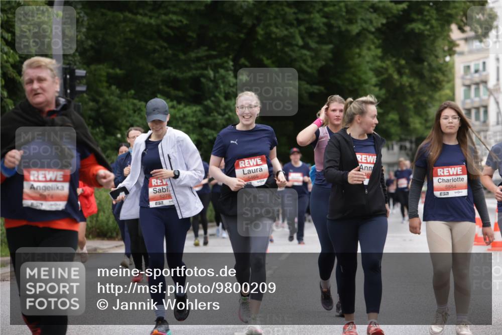 14.06.2026 - REWE Women's Run Jannik Wohlers http://msf.ph/oto/9800209 14.06.2026 11:03:03 Laufen 5278, 7, 5465, 5554 meine-sportfotos.de
