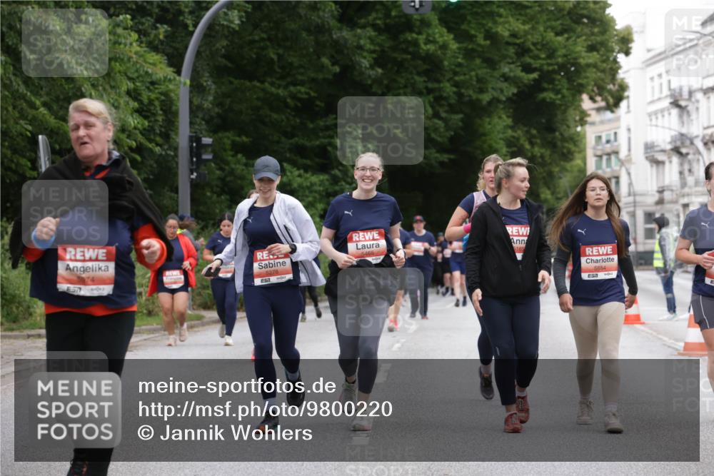 14.06.2026 - REWE Women's Run Jannik Wohlers http://msf.ph/oto/9800220 14.06.2026 11:03:03 Laufen 5278, 5465, 5165, 5554 meine-sportfotos.de