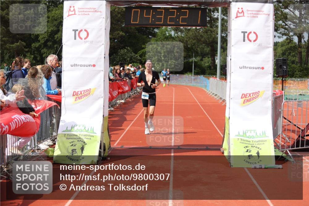 14.06.2026 - 7 Türme Triathlon Andreas Tolksdorf http://msf.ph/oto/9800307 14.06.2026 15:32:20 Ziel 901, 1021 meine-sportfotos.de