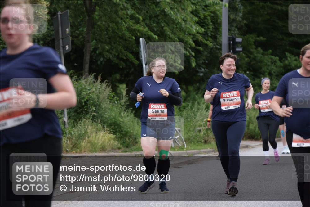 14.06.2026 - REWE Women's Run Jannik Wohlers http://msf.ph/oto/9800320 14.06.2026 11:03:19 Laufen 10, 5996, 57, 5145, 7, 5301 meine-sportfotos.de