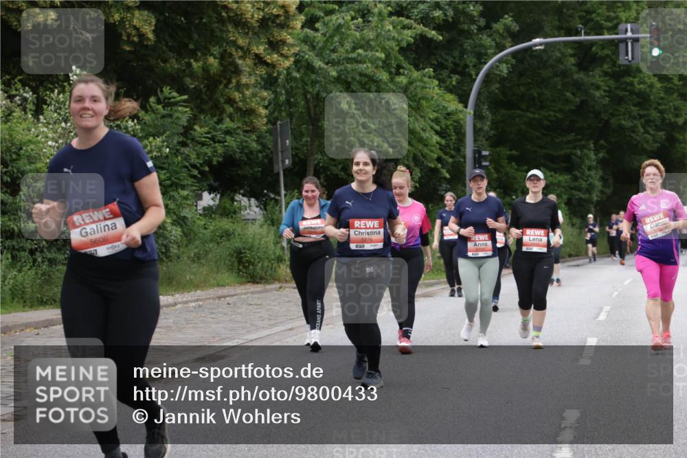 14.06.2026 - REWE Women's Run Jannik Wohlers http://msf.ph/oto/9800433 14.06.2026 11:03:38 Laufen 5606, 5275, 57 meine-sportfotos.de