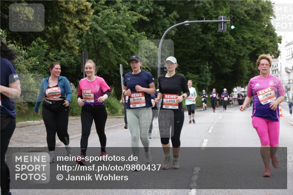 14.06.2026 - REWE Women's Run Jannik Wohlers http://msf.ph/oto/9800437 14.06.2026 11:03:41 Laufen 5559, 5472, 5717, 57, 57, 5342, 5120 meine-sportfotos.de