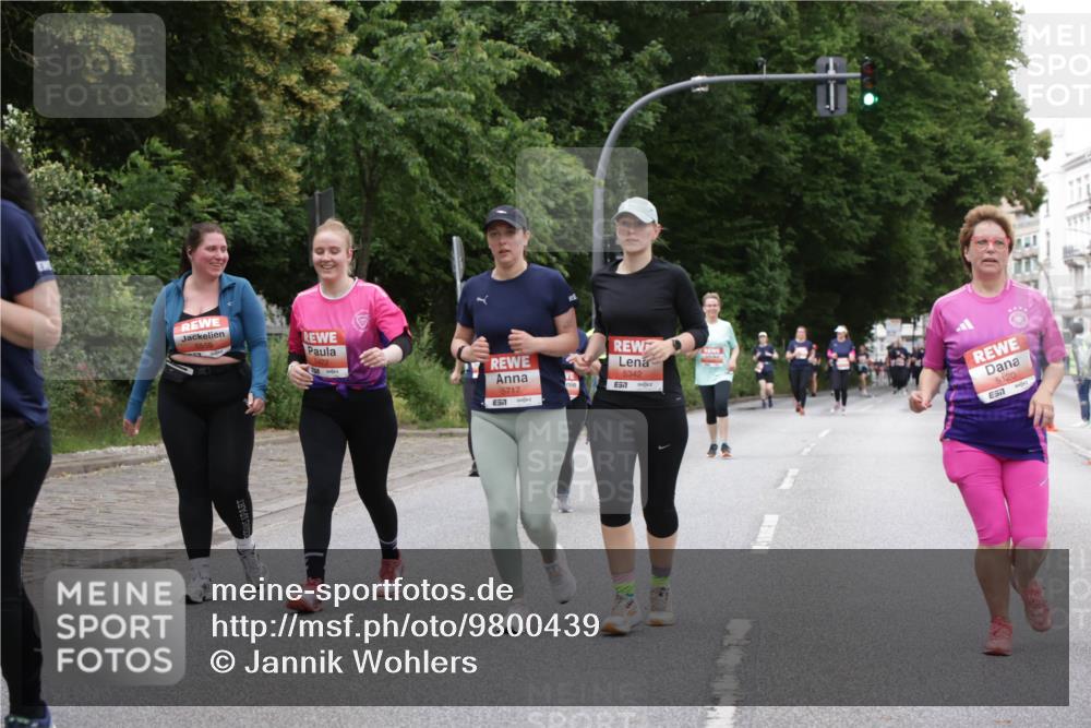 14.06.2026 - REWE Women's Run Jannik Wohlers http://msf.ph/oto/9800439 14.06.2026 11:03:41 Laufen 5559, 5472, 5717, 57, 57, 5342, 5120 meine-sportfotos.de