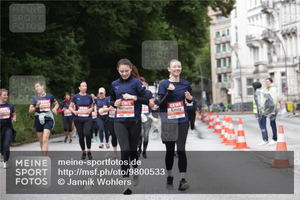 14.06.2026 - REWE Women's Run Jannik Wohlers http://msf.ph/oto/9800533 14.06.2026 11:04:00 Laufen 5267, 57, 5323, 57 meine-sportfotos.de