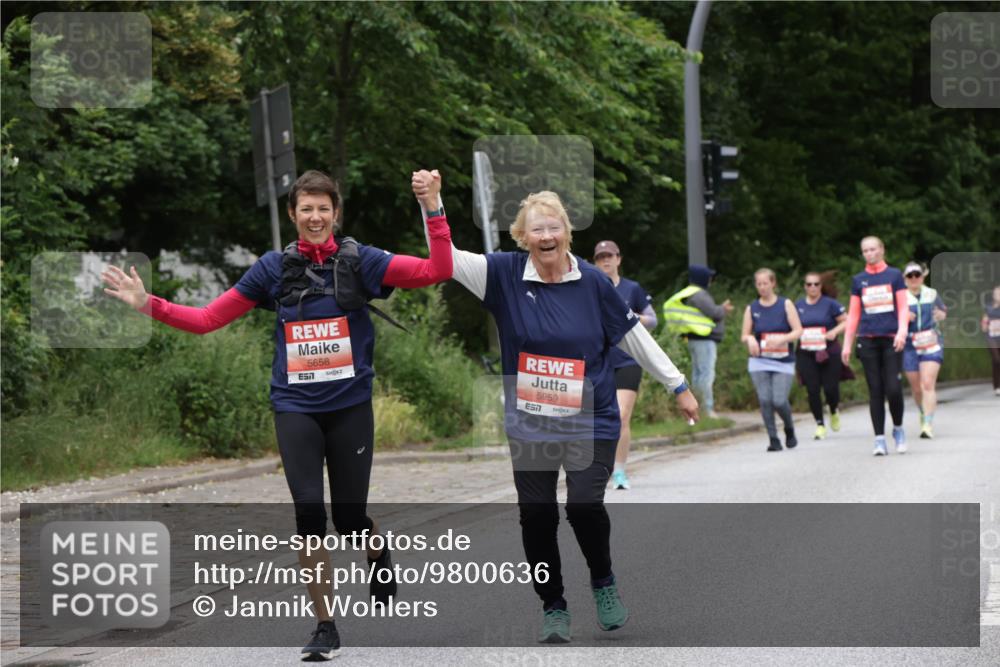 14.06.2026 - REWE Women's Run Jannik Wohlers http://msf.ph/oto/9800636 14.06.2026 11:04:16 Laufen 5658, 57, 5959, 7 meine-sportfotos.de