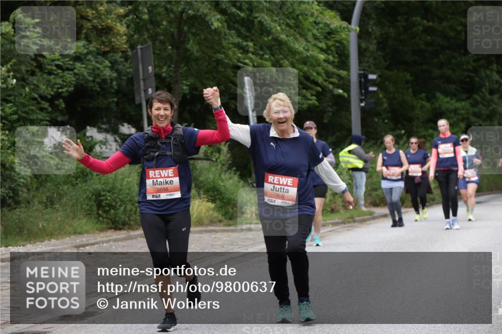 14.06.2026 - REWE Women's Run Jannik Wohlers http://msf.ph/oto/9800637 14.06.2026 11:04:16 Laufen 5658, 57, 5959, 7 meine-sportfotos.de