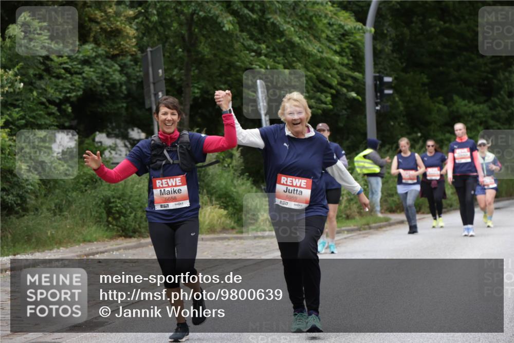 14.06.2026 - REWE Women's Run Jannik Wohlers http://msf.ph/oto/9800639 14.06.2026 11:04:16 Laufen 5658, 57, 5959, 7 meine-sportfotos.de