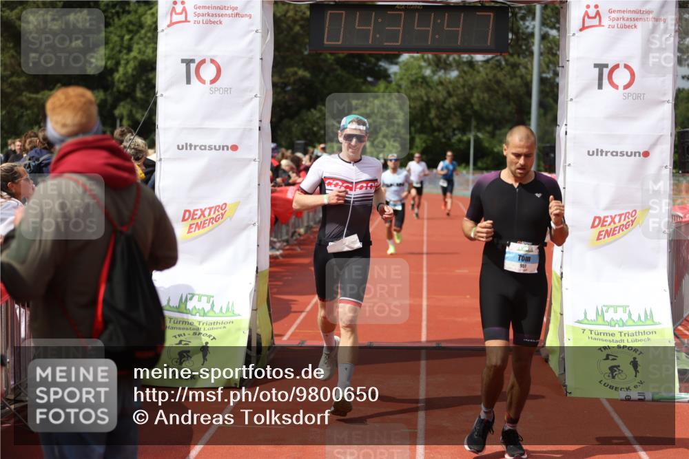 14.06.2026 - 7 Türme Triathlon Andreas Tolksdorf http://msf.ph/oto/9800650 14.06.2026 15:34:45 Ziel 923, 951, 955, 1007, 1086, 1096, 1126 meine-sportfotos.de