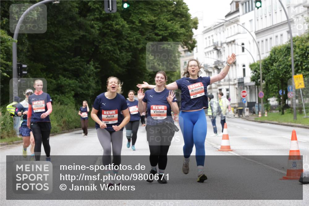 14.06.2026 - REWE Women's Run Jannik Wohlers http://msf.ph/oto/9800671 14.06.2026 11:04:22 Laufen 5082, 7, 5080, 5081, 01 meine-sportfotos.de